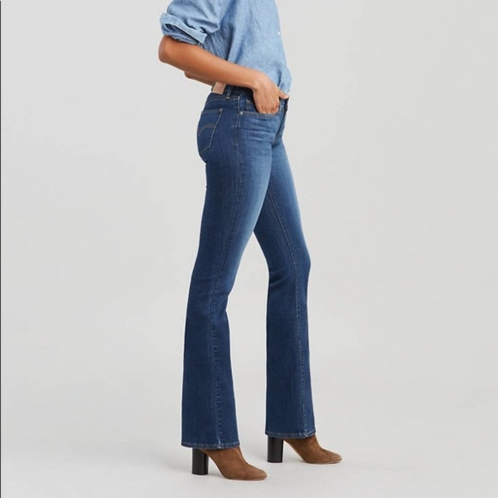 Levi's 515 Boot Cut Jeans Blue Medium Wash Denim.